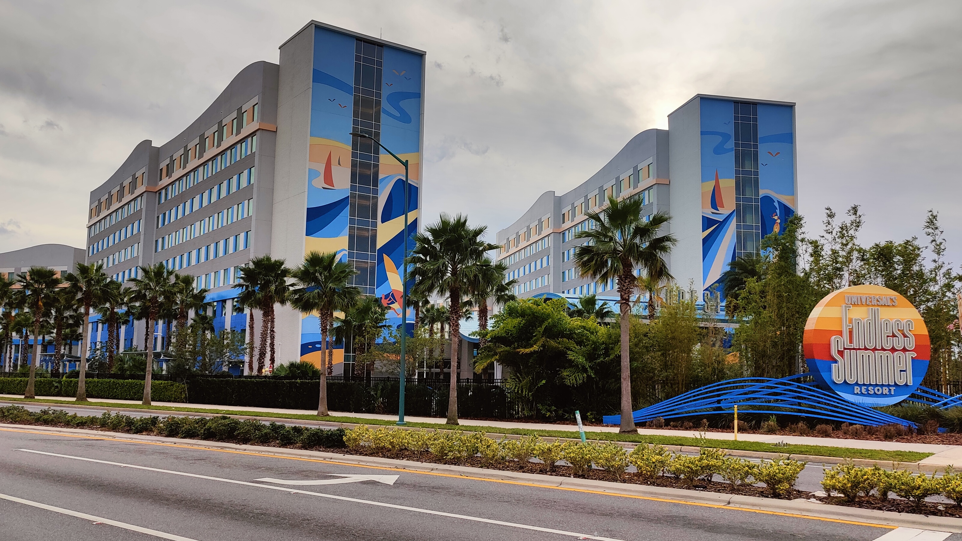 Universal’s Endless Summer Resort – Surfside Inn and&nbsp;Suites